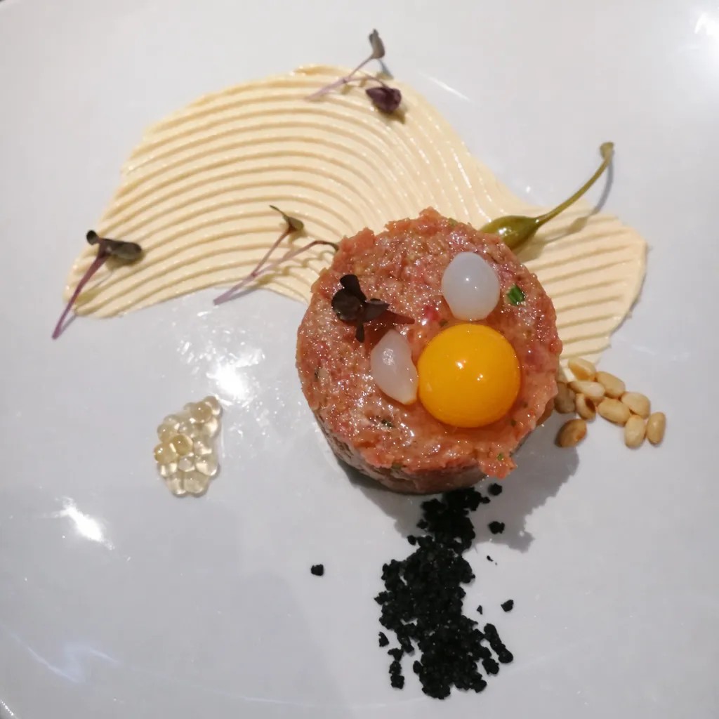 Image alt description