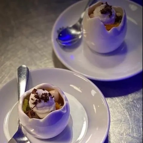 Image alt description