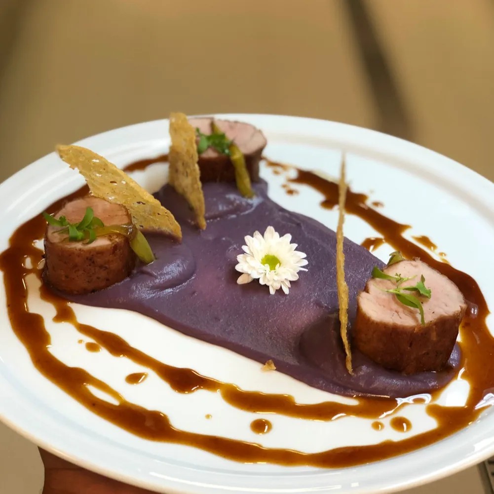 Image alt description