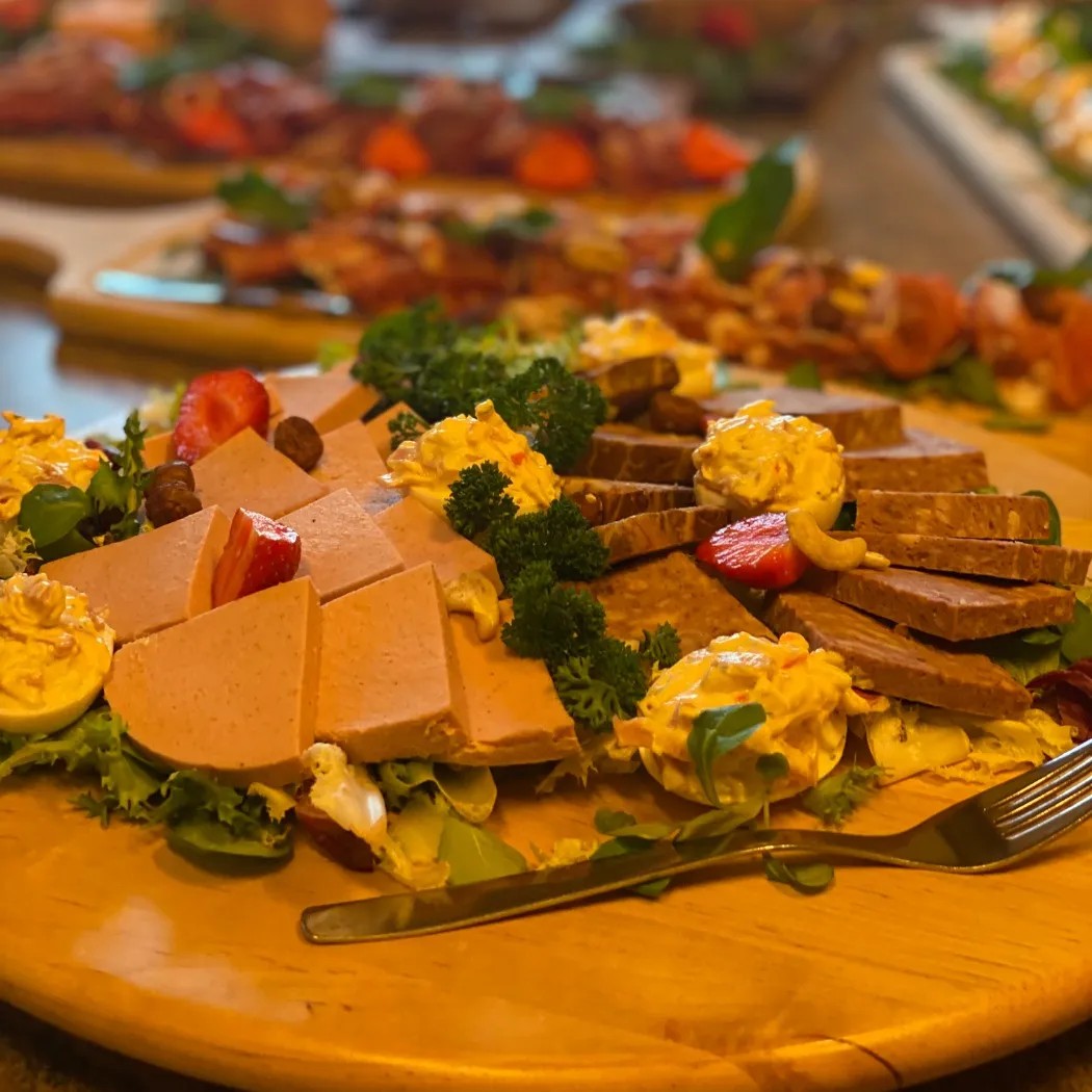 Image alt description