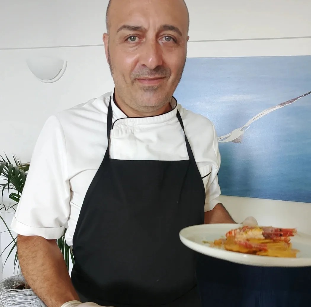 Image alt description