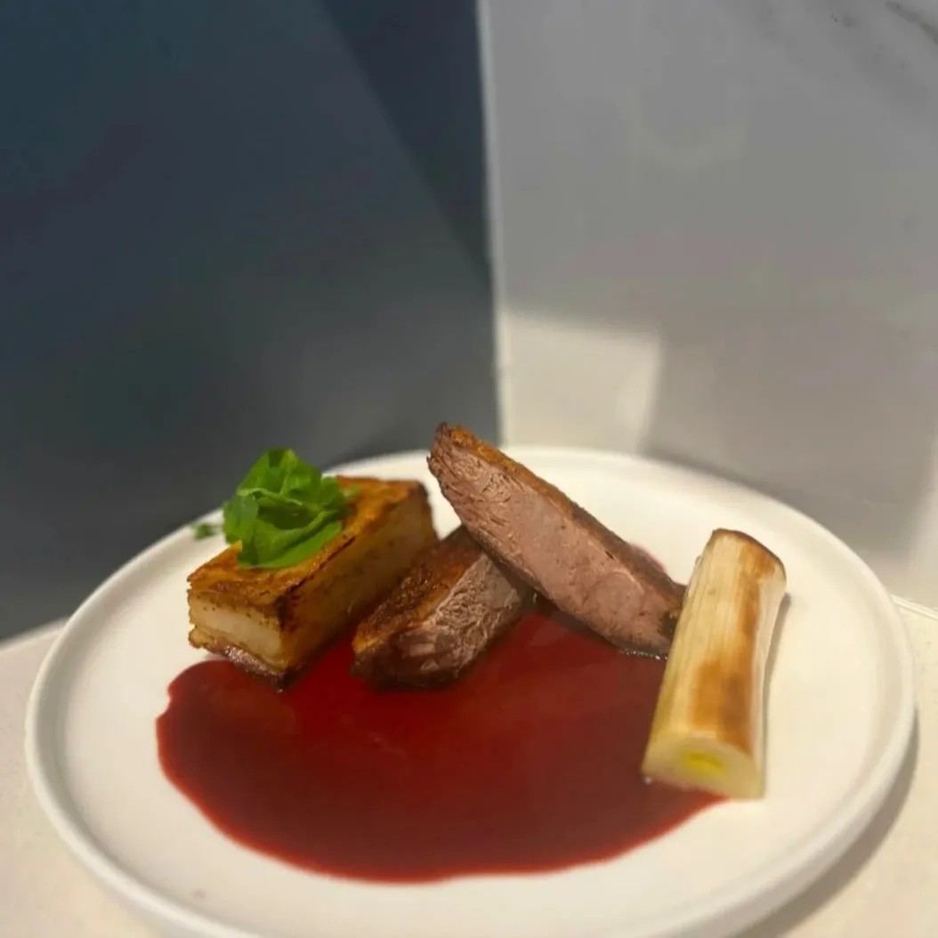 Image alt description