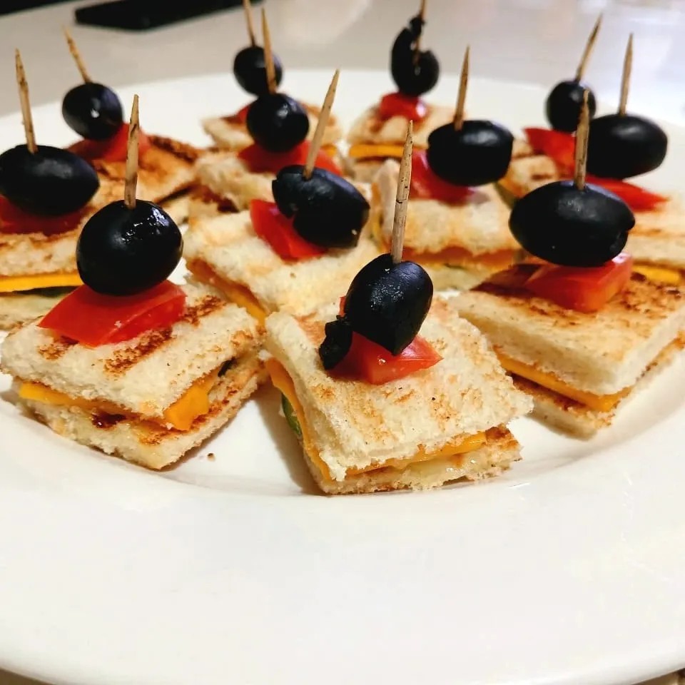 Image alt description