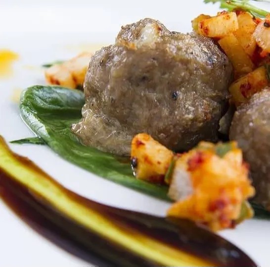 Image alt description