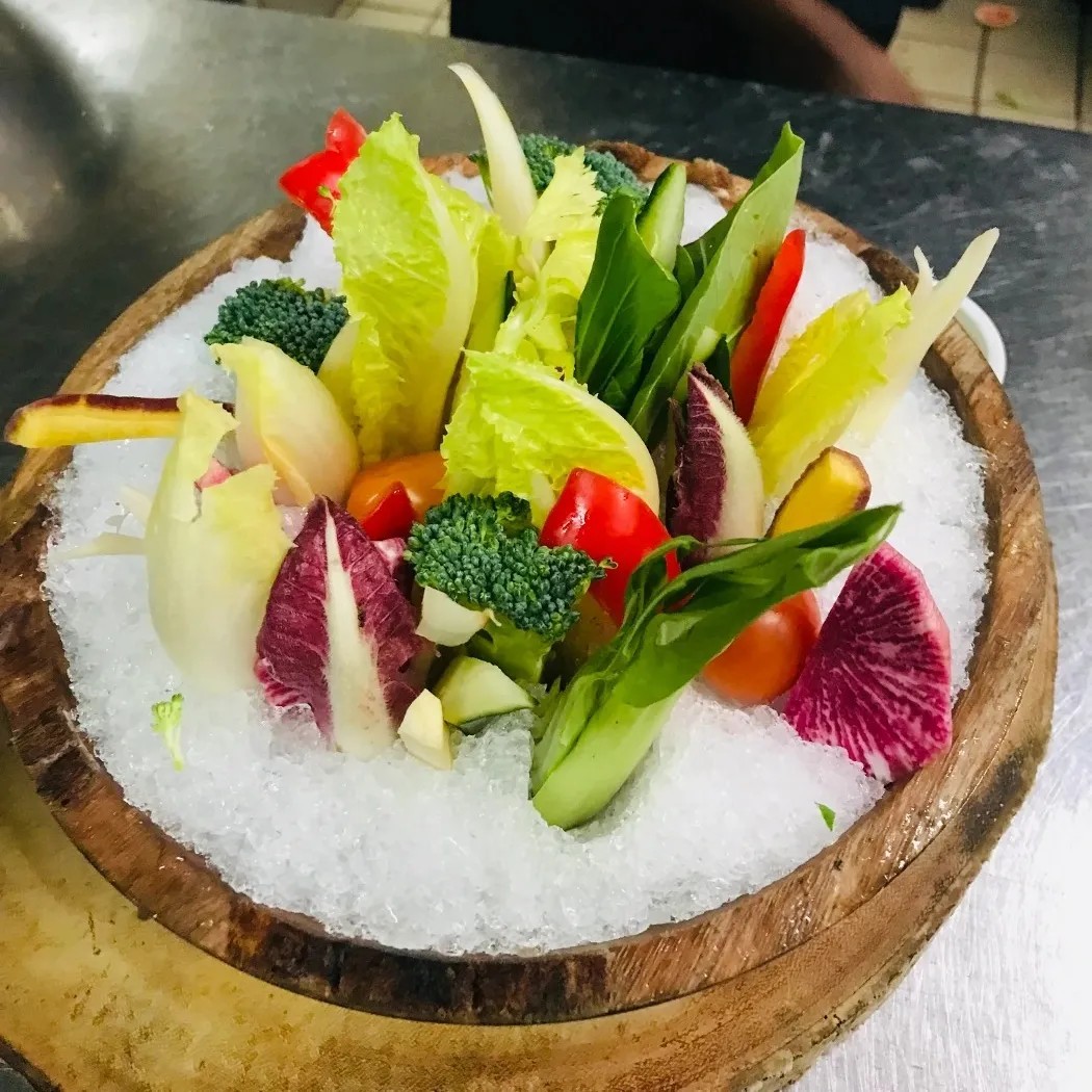 Image alt description