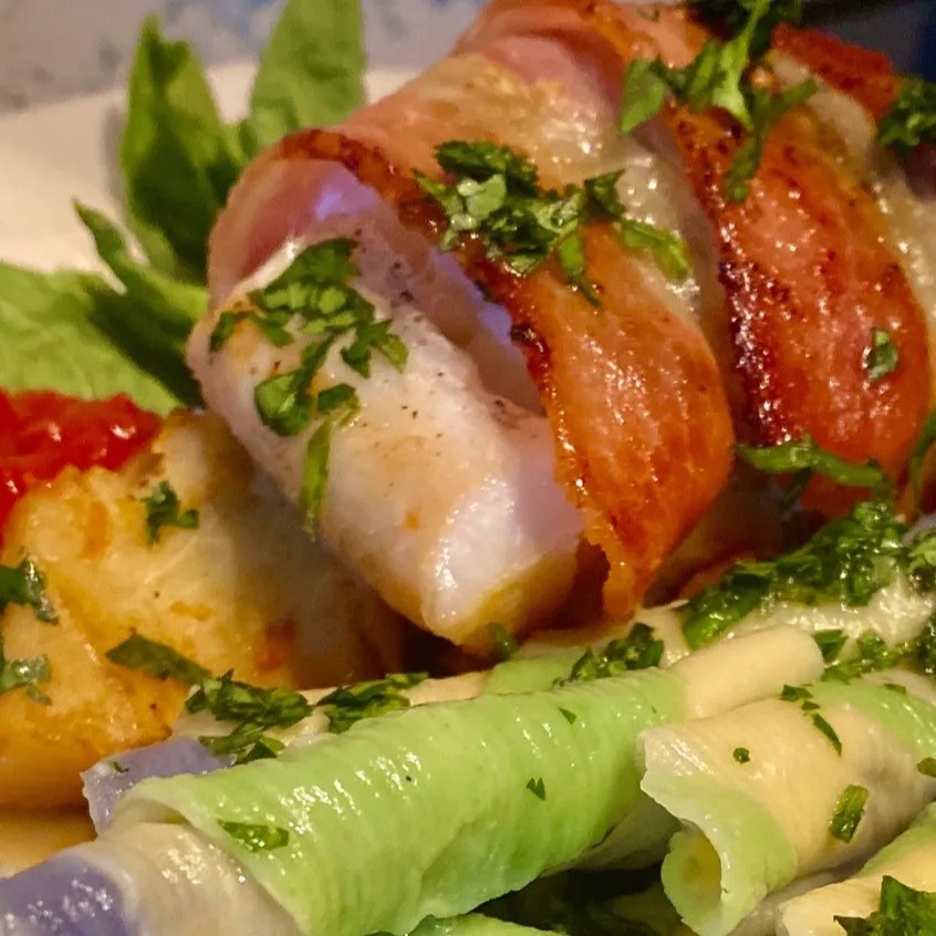 Image alt description