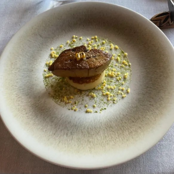 Image alt description