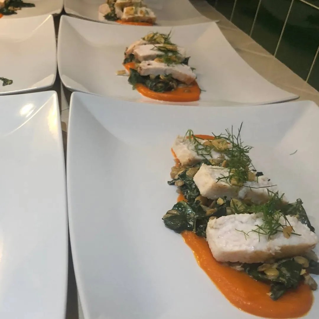 Image alt description