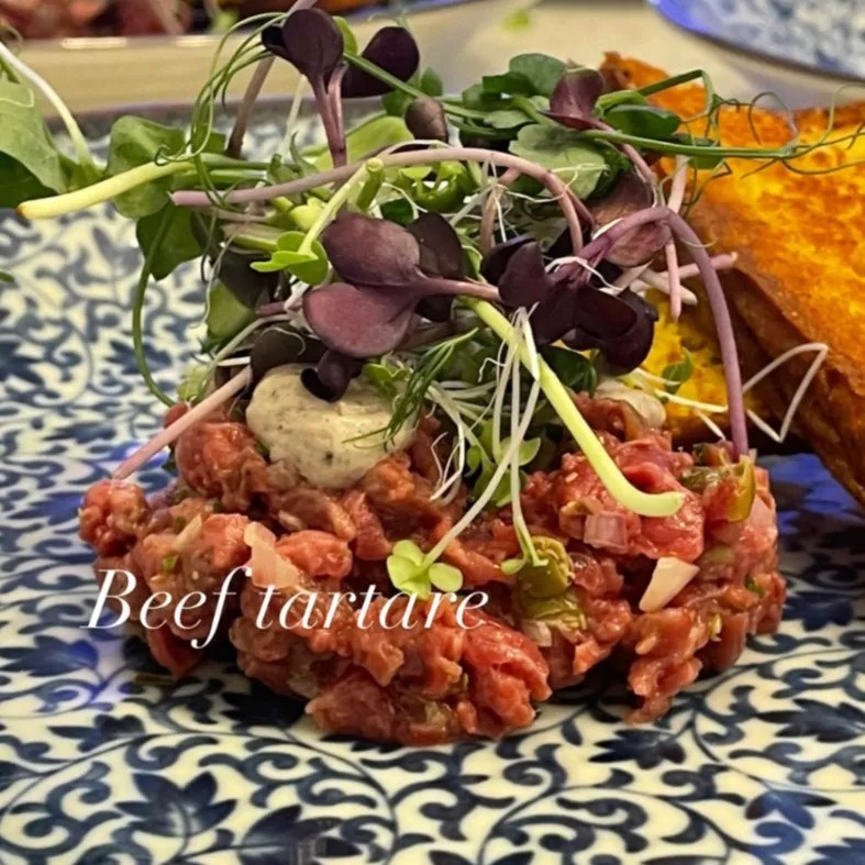 Image alt description