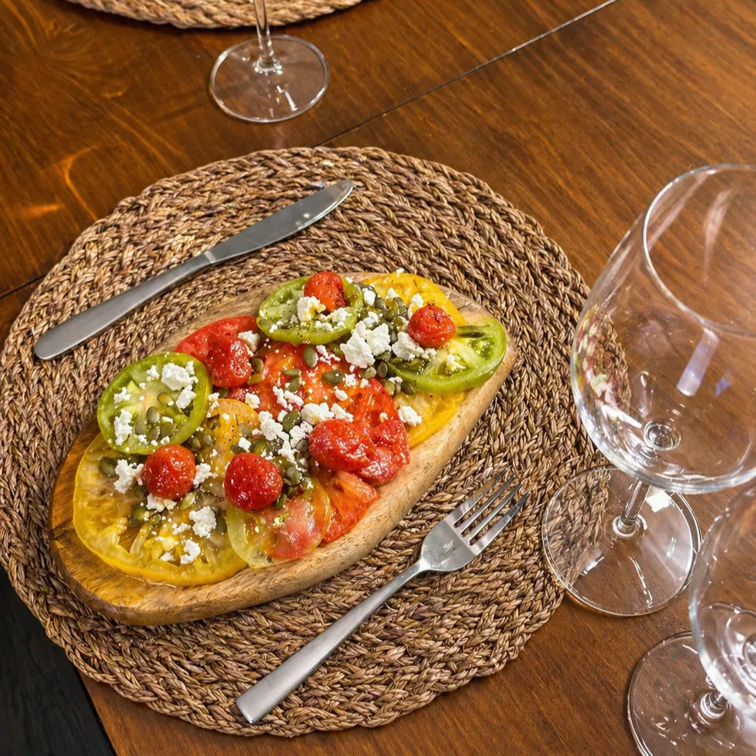 Image alt description