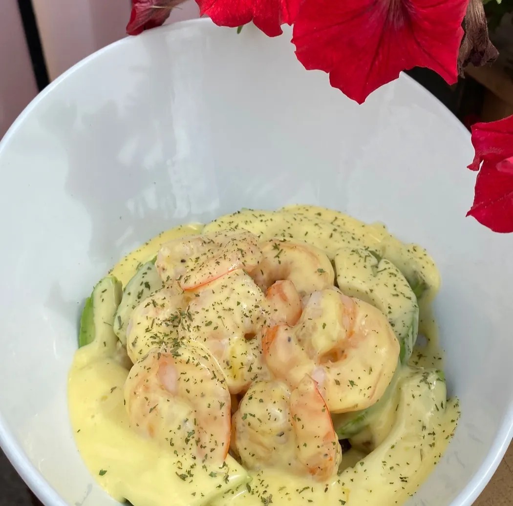 Image alt description