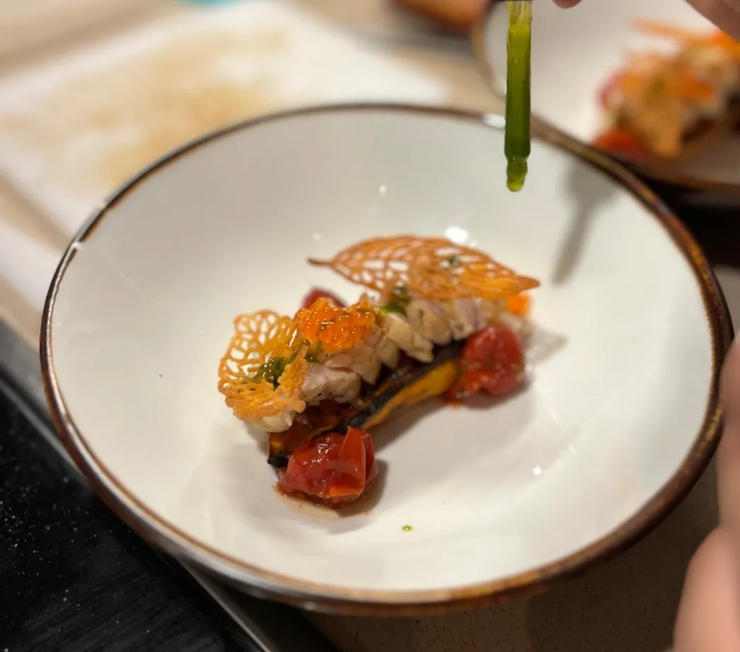 Image alt description