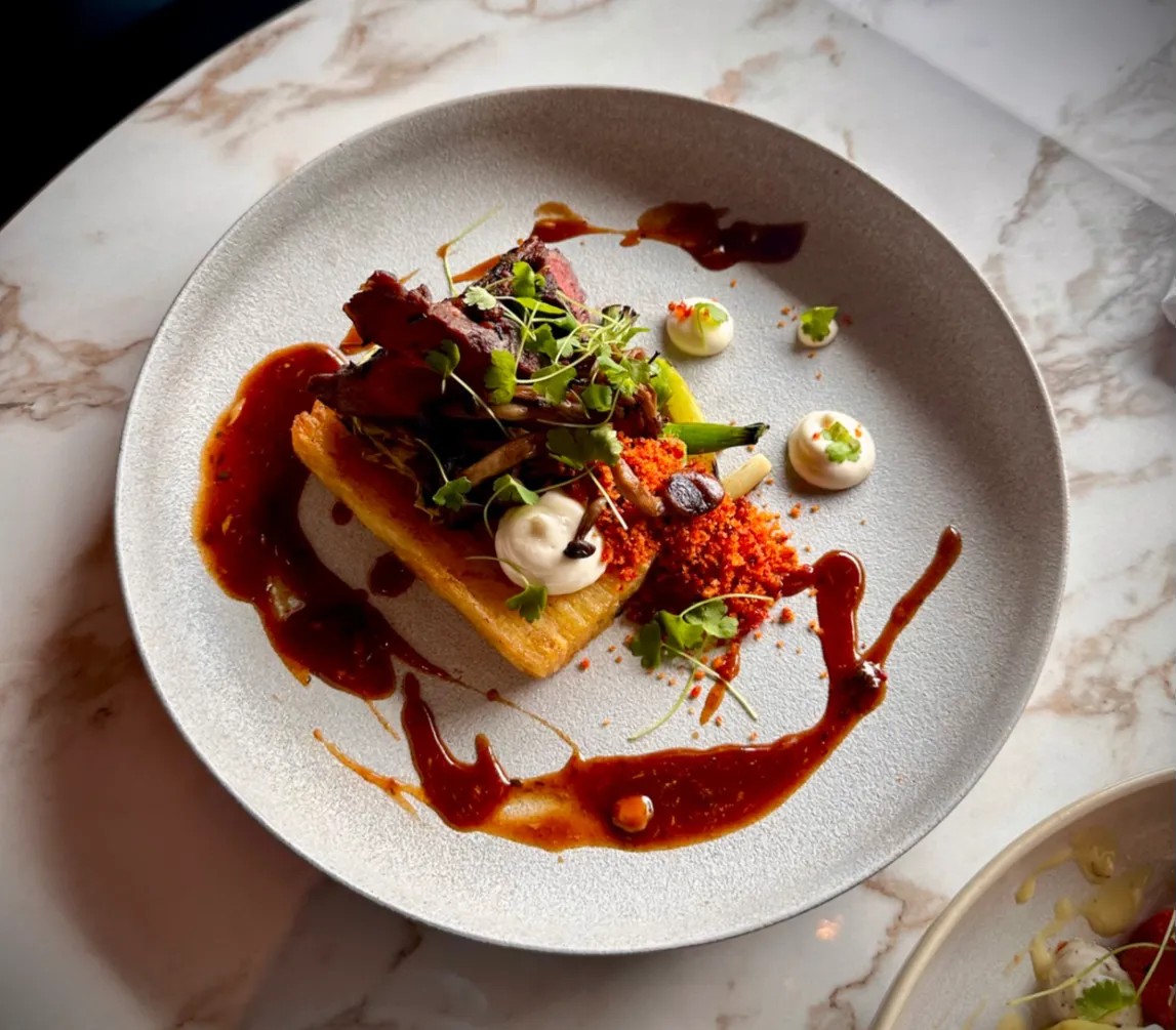 Image alt description