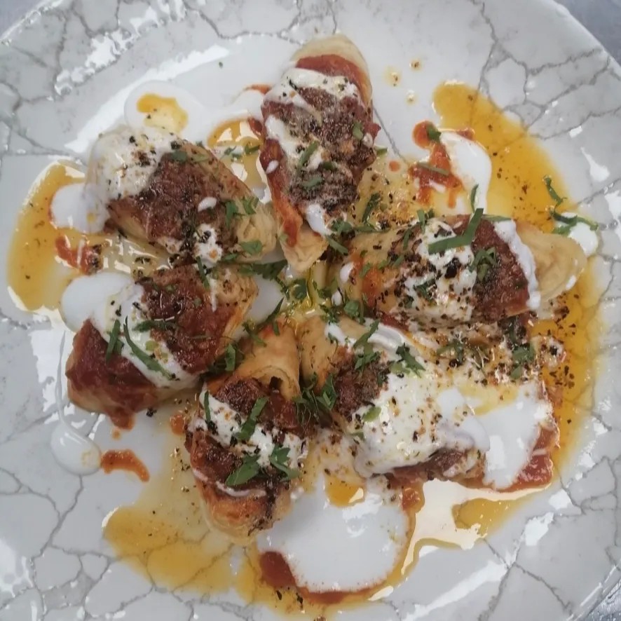 Image alt description