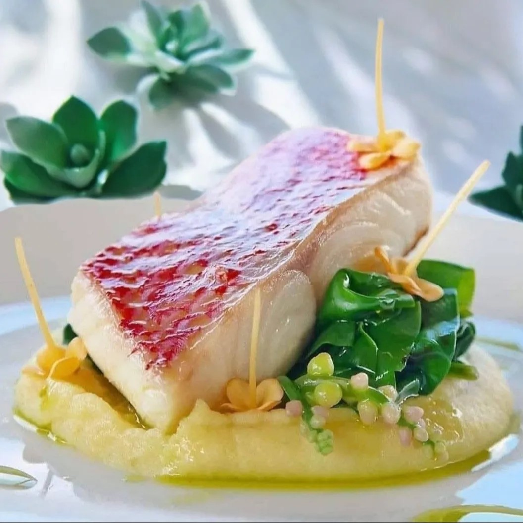 Image alt description