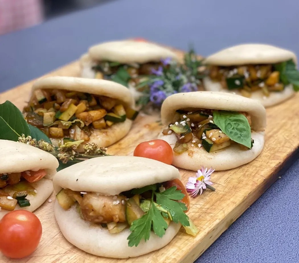 Image alt description