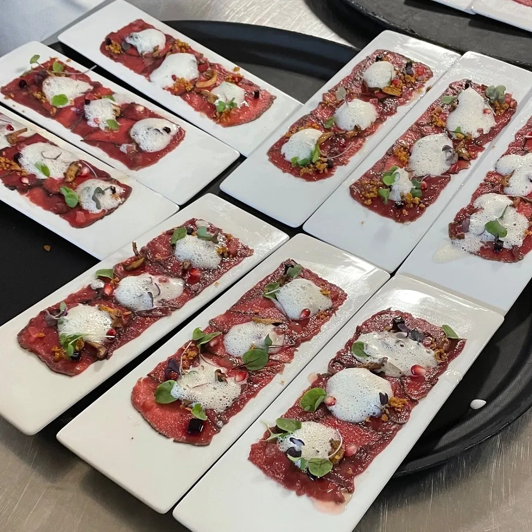 Image alt description