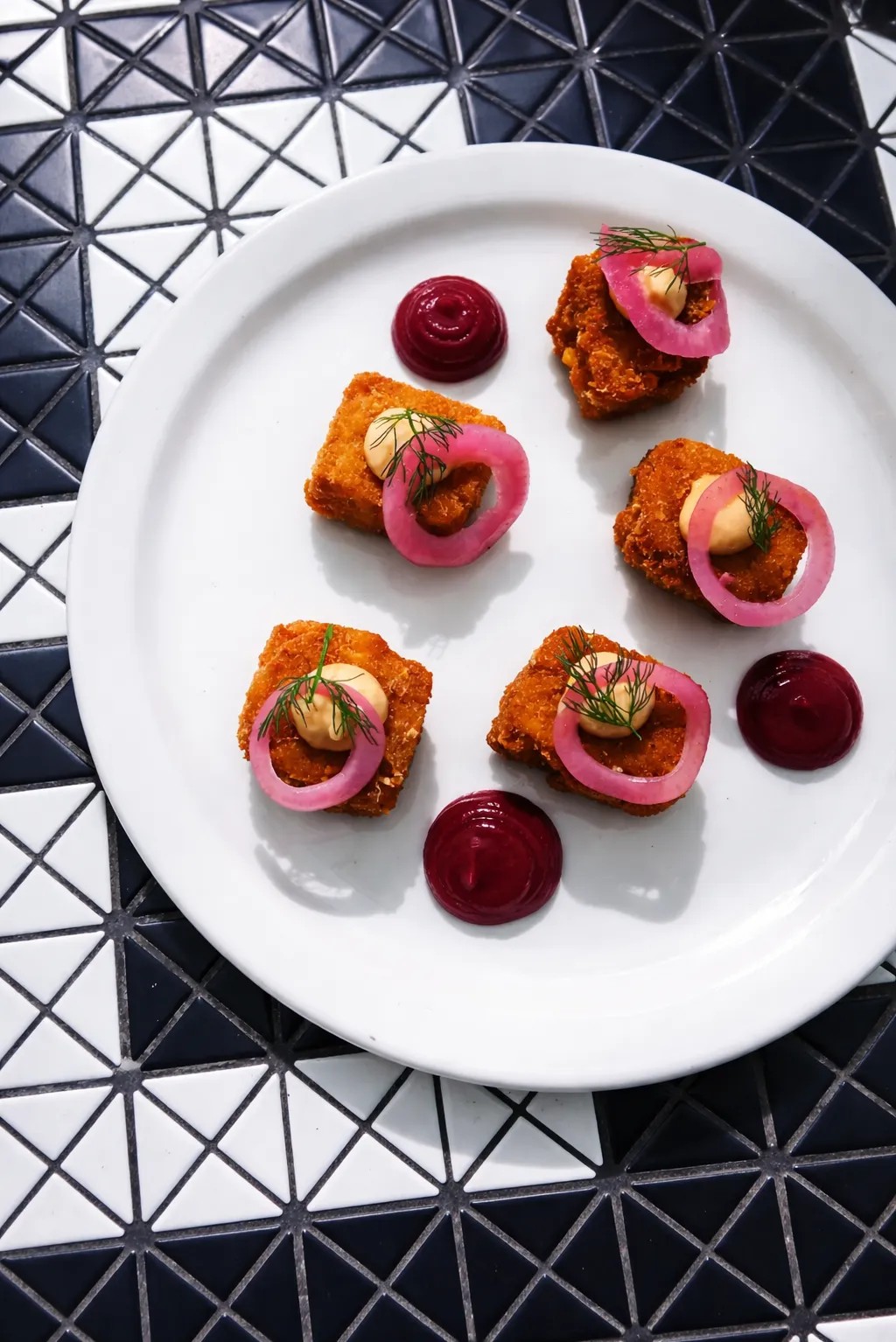 Image alt description