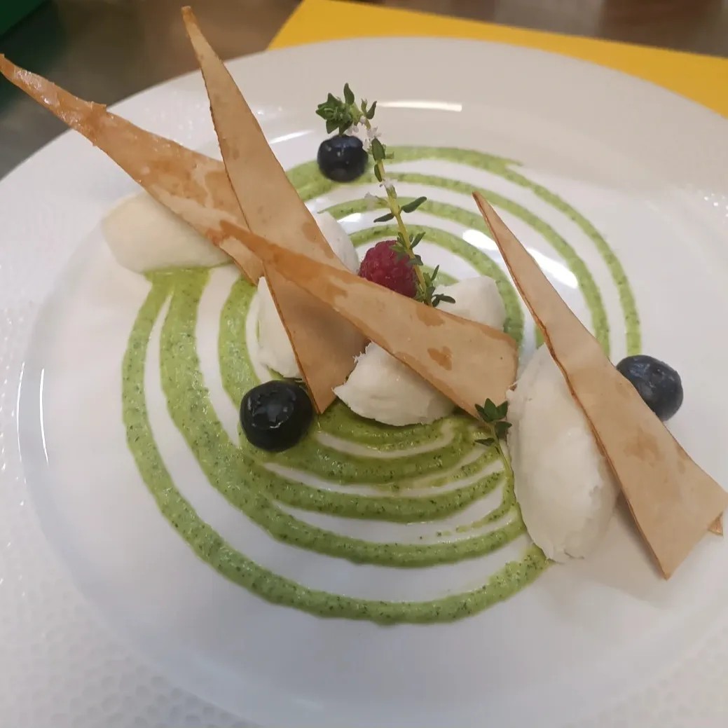 Image alt description