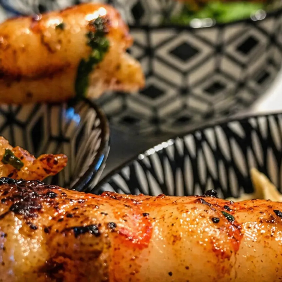 Image alt description