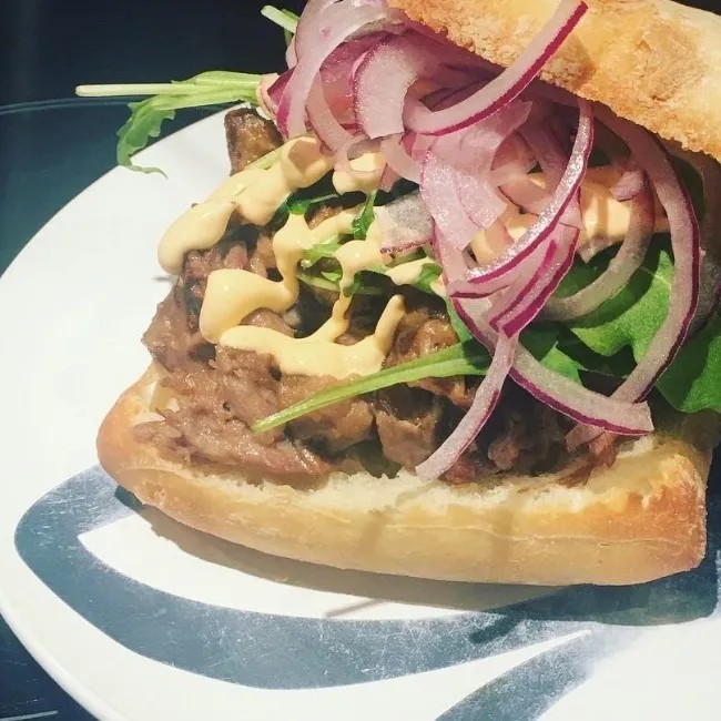 Image alt description