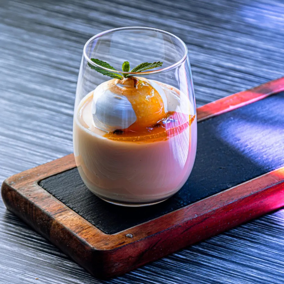 Image alt description