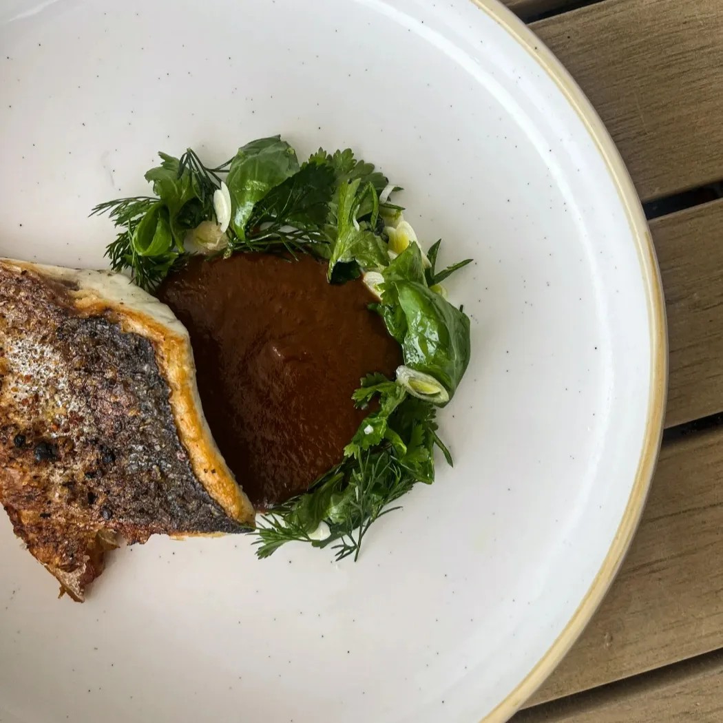 Image alt description