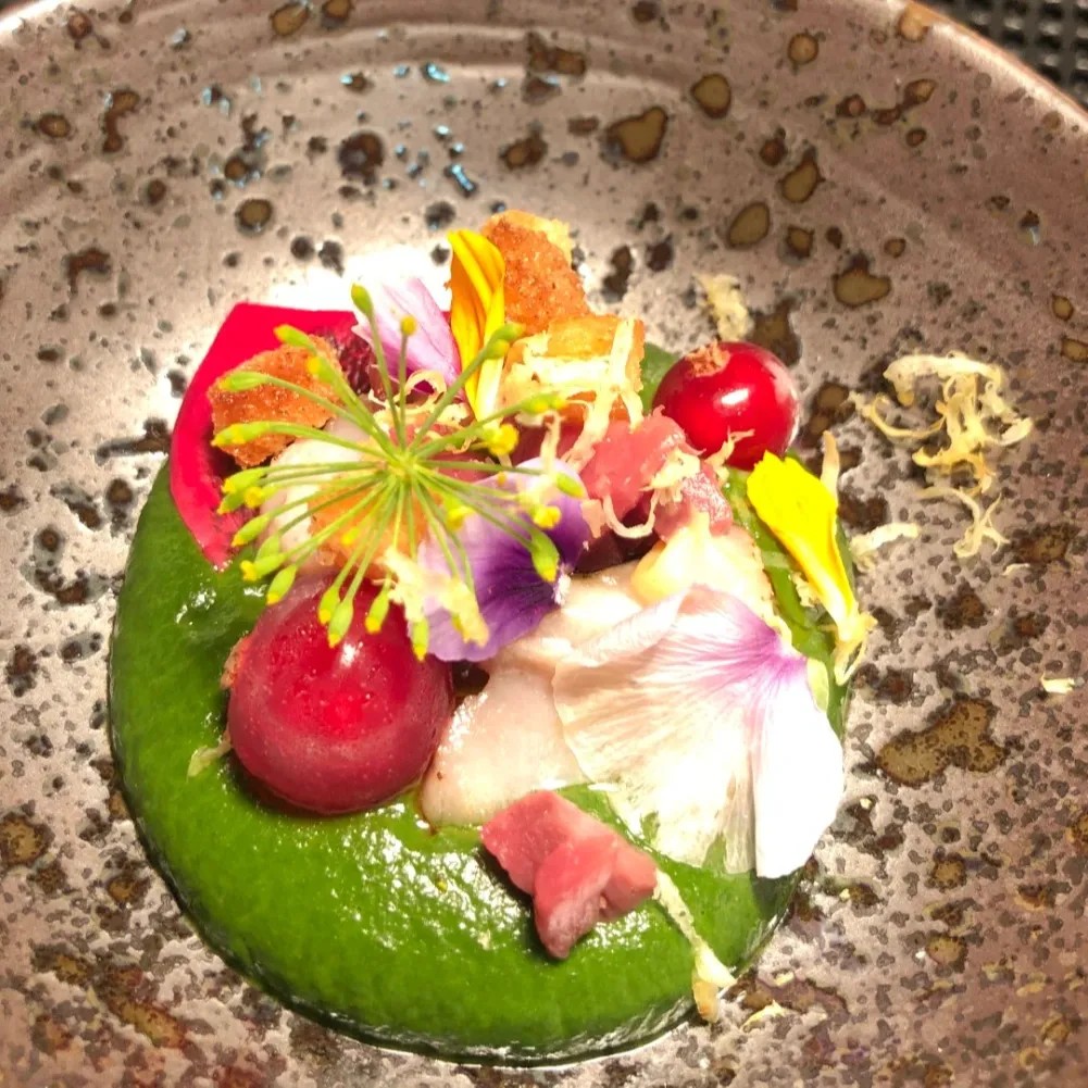 Image alt description