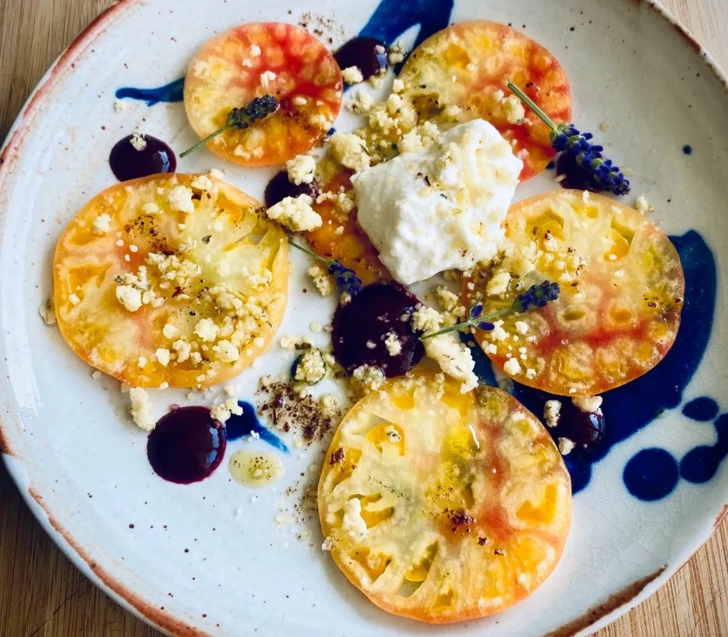 Image alt description