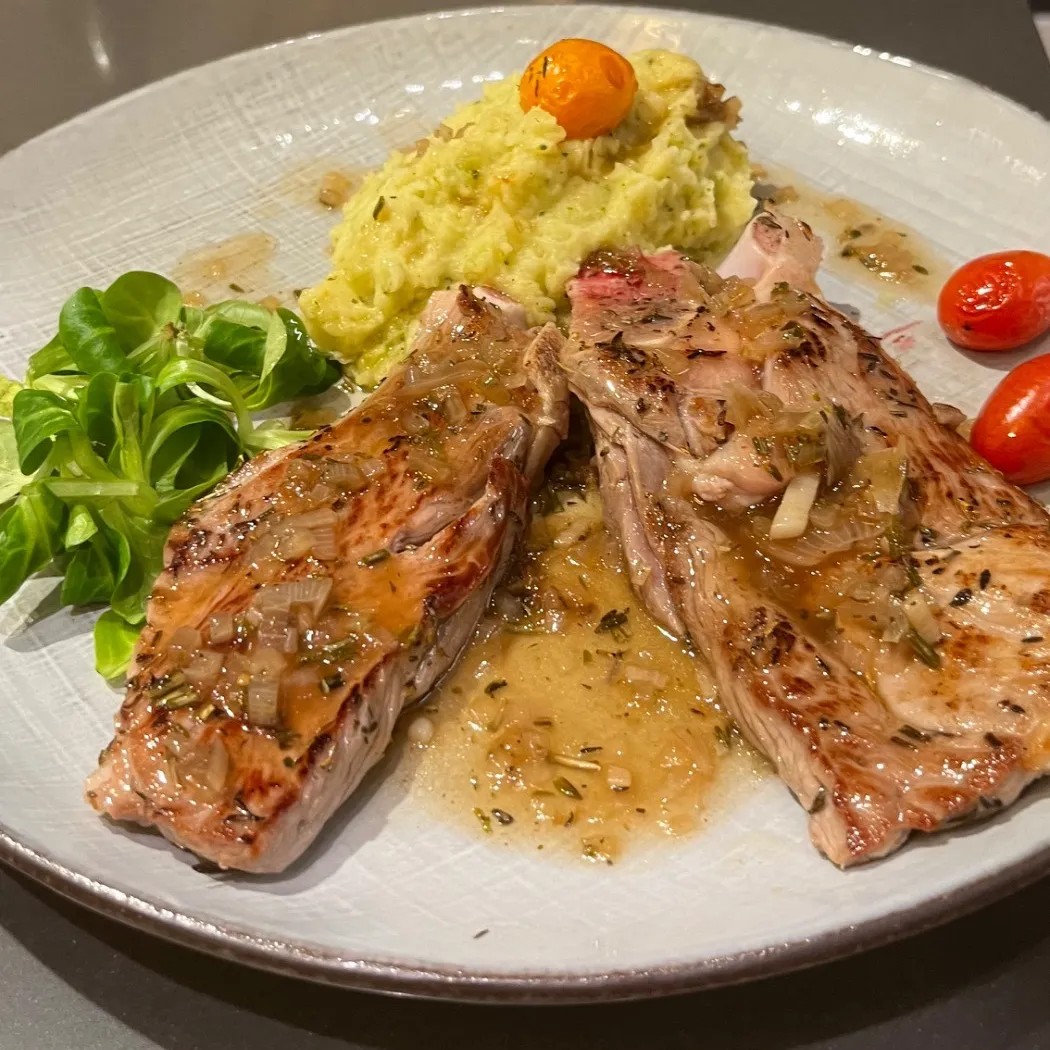 Image alt description