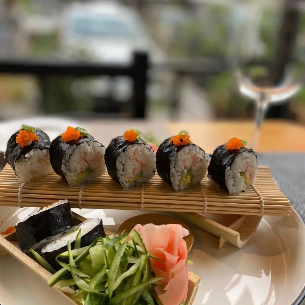 Image alt description