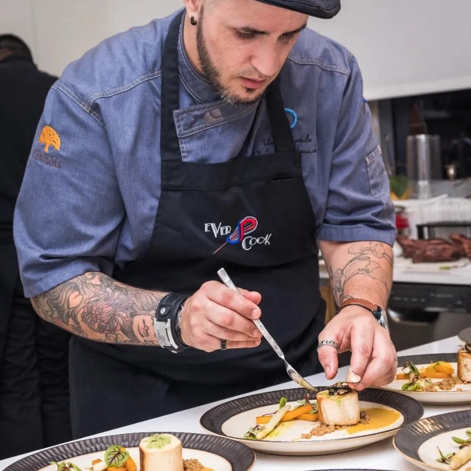 Image alt description