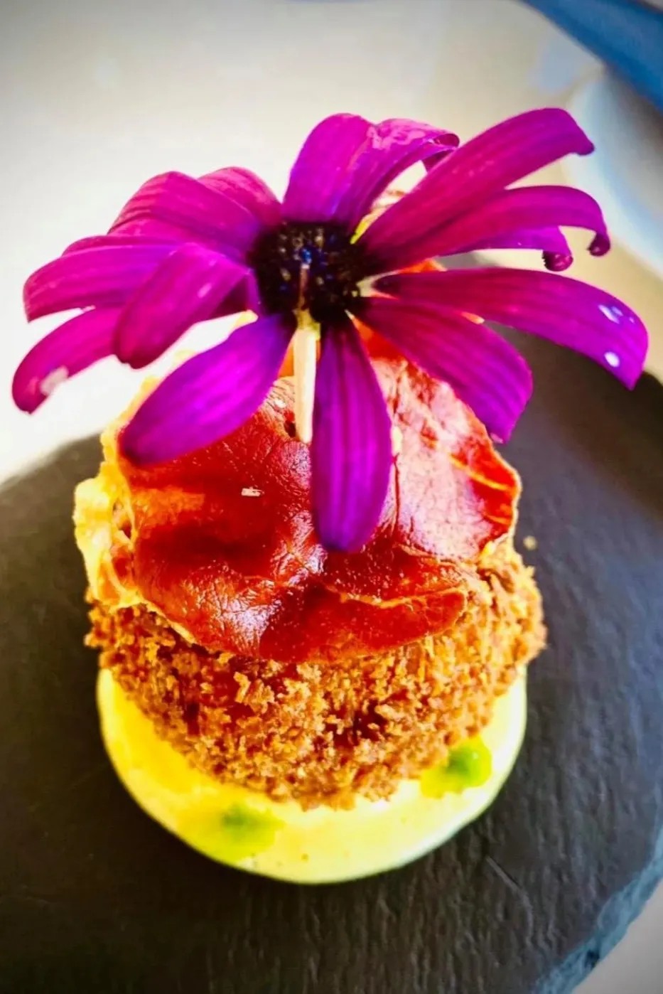 Image alt description