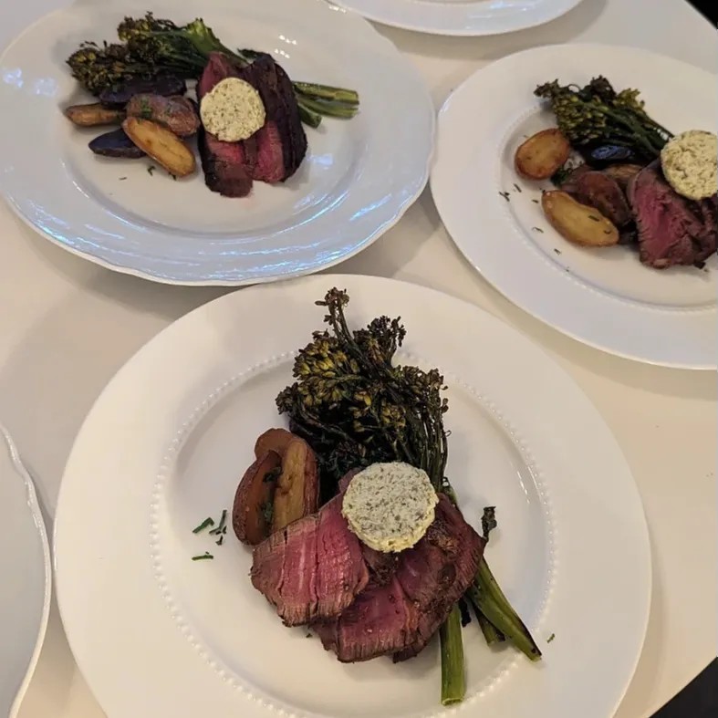 Image alt description