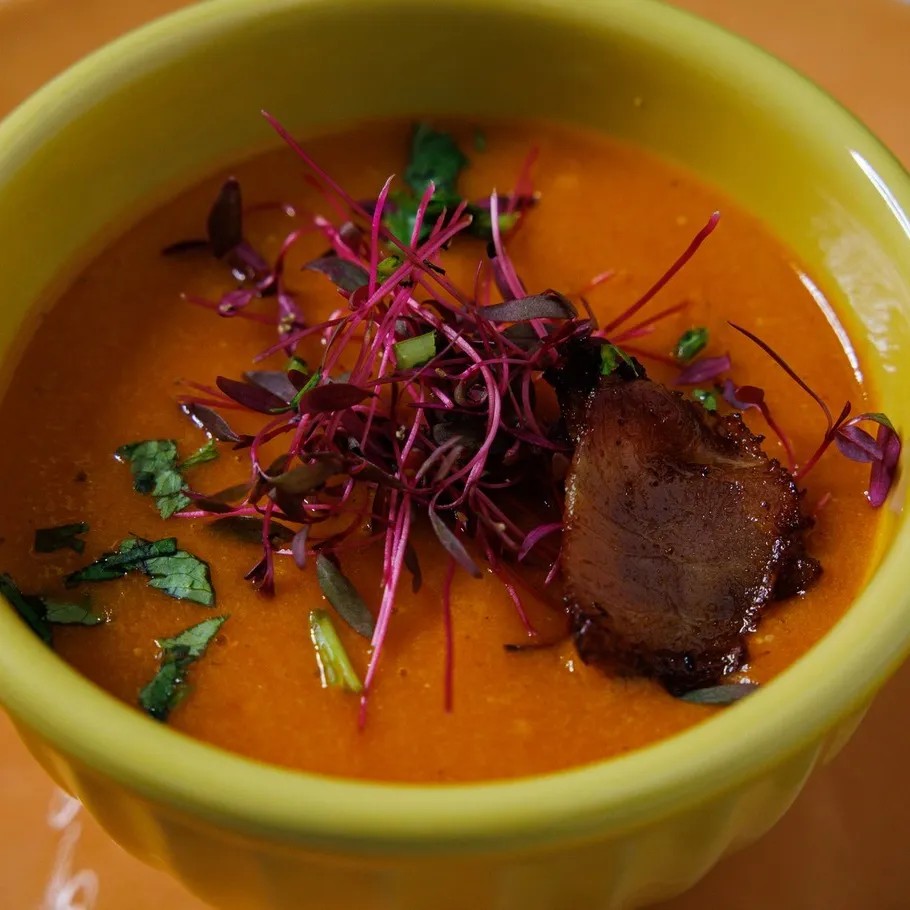 Image alt description