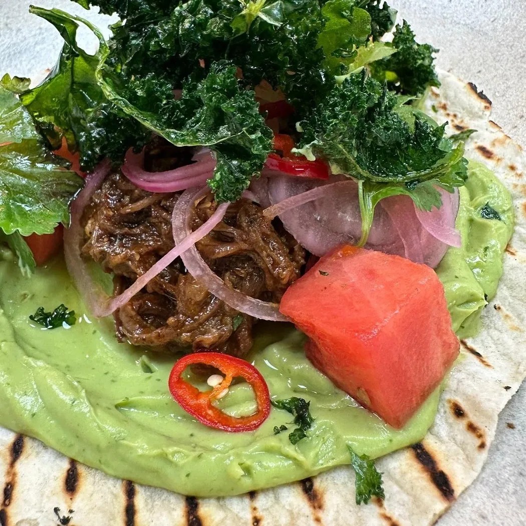 Image alt description