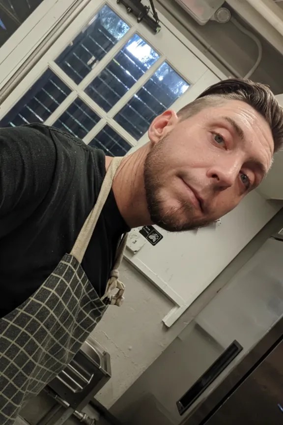 Image alt description