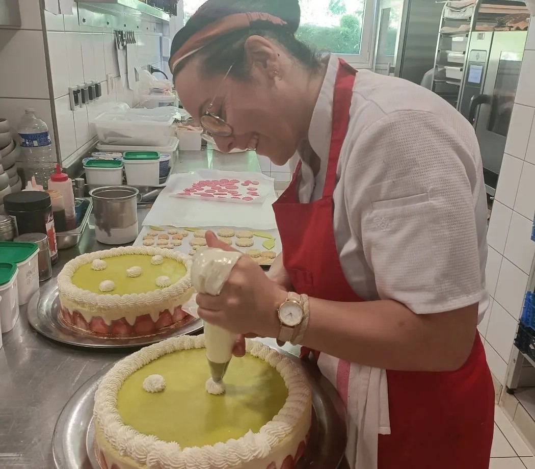 Image alt description