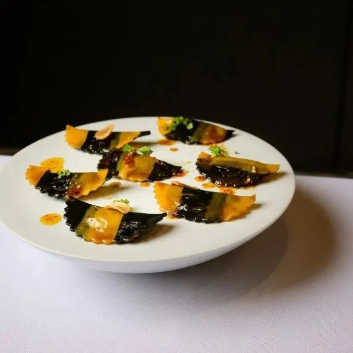 Image alt description