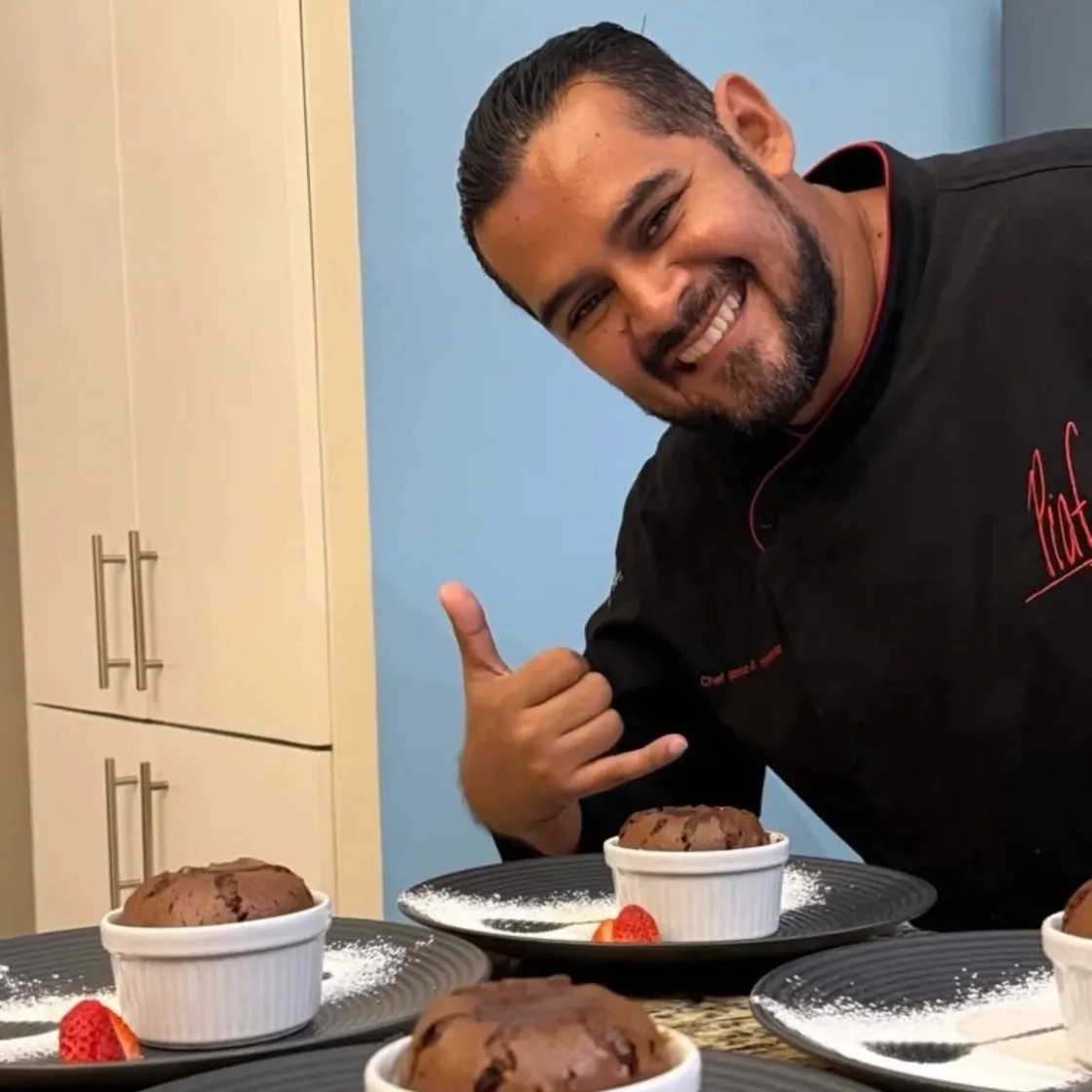 Image alt description