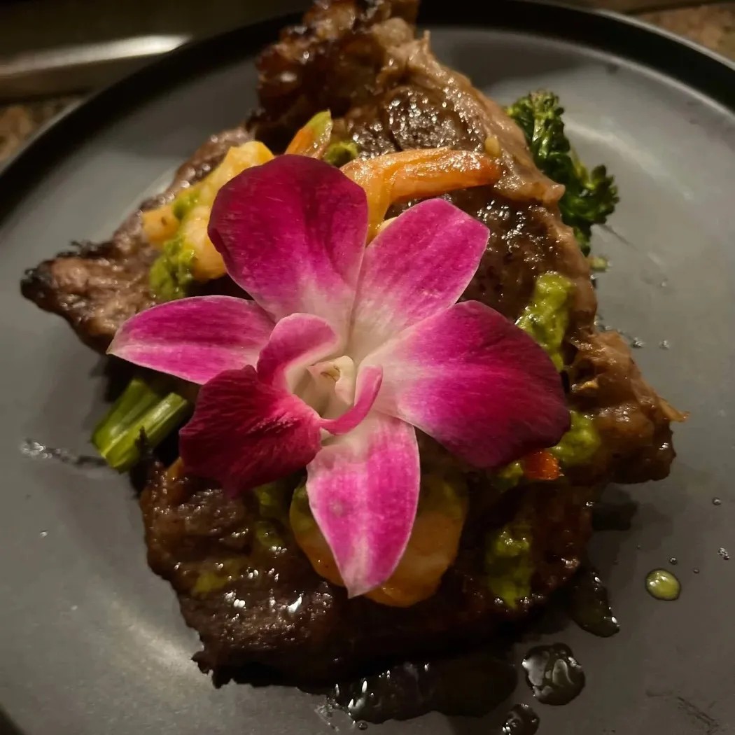 Image alt description