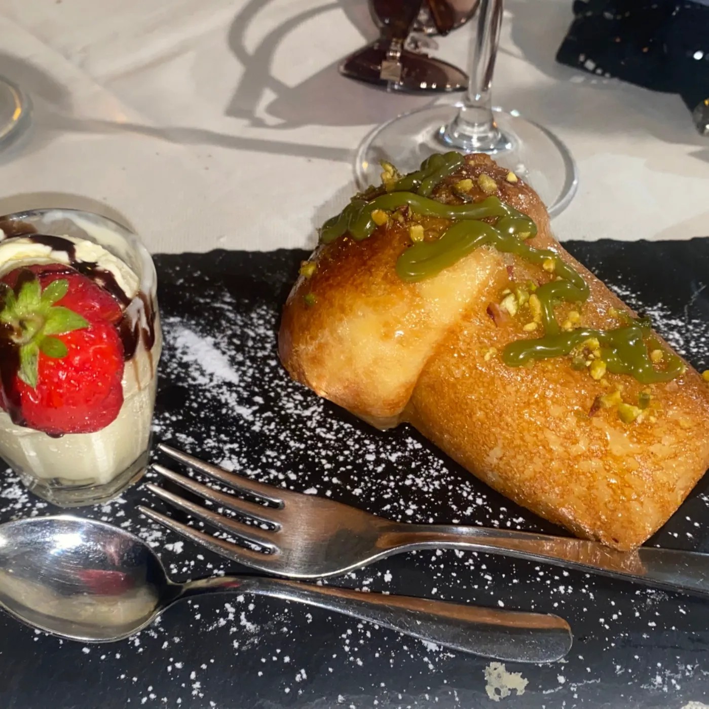 Image alt description