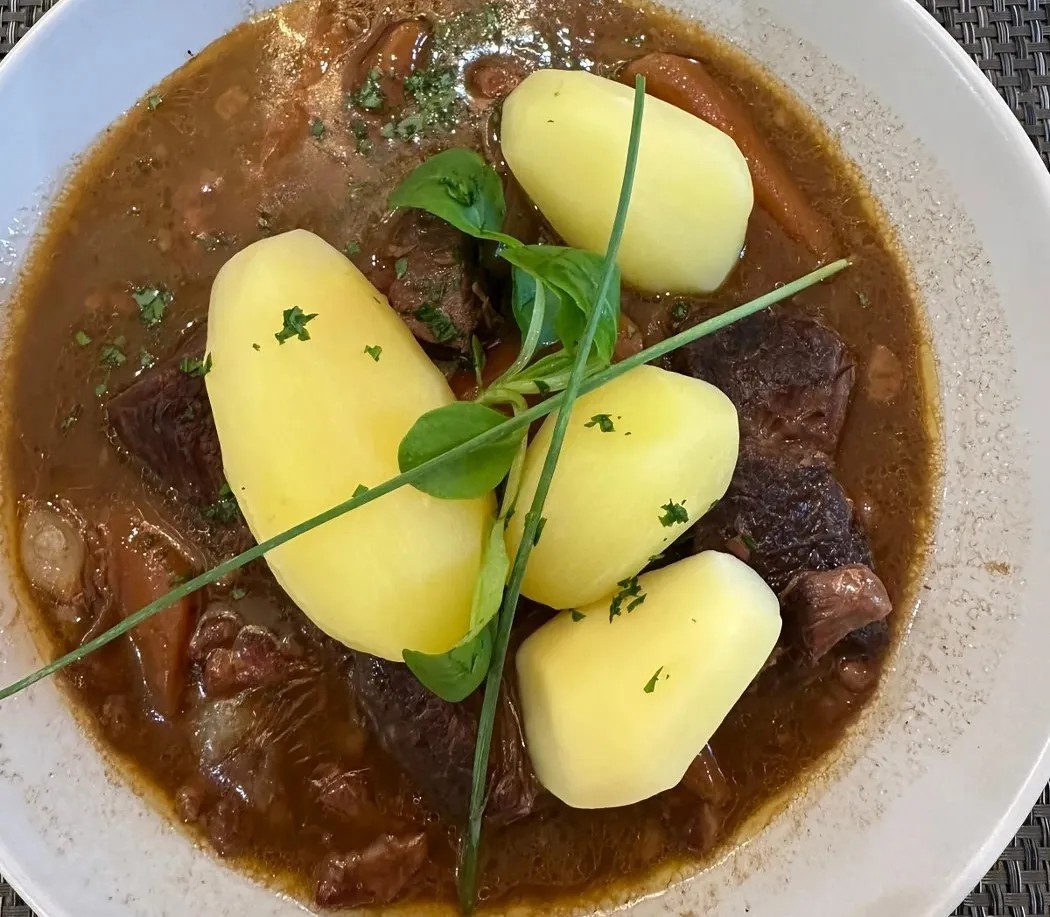 Image alt description