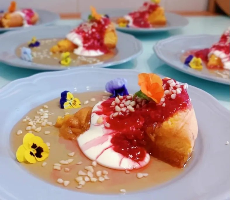 Image alt description