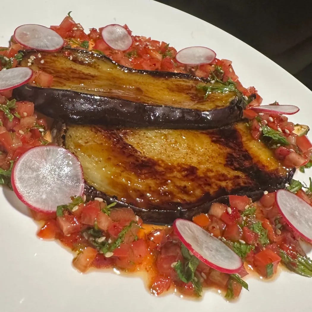 Image alt description