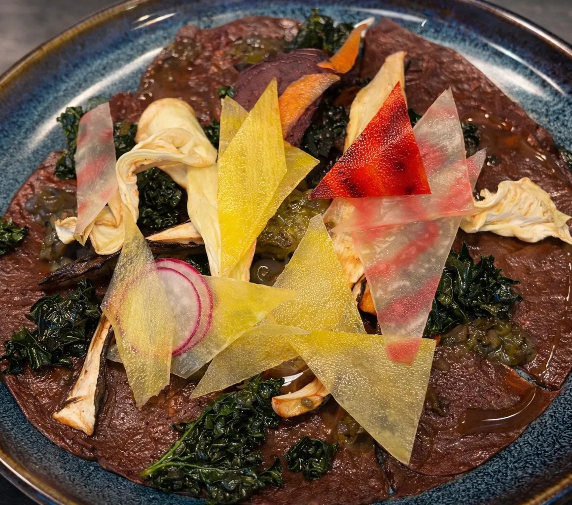 Image alt description