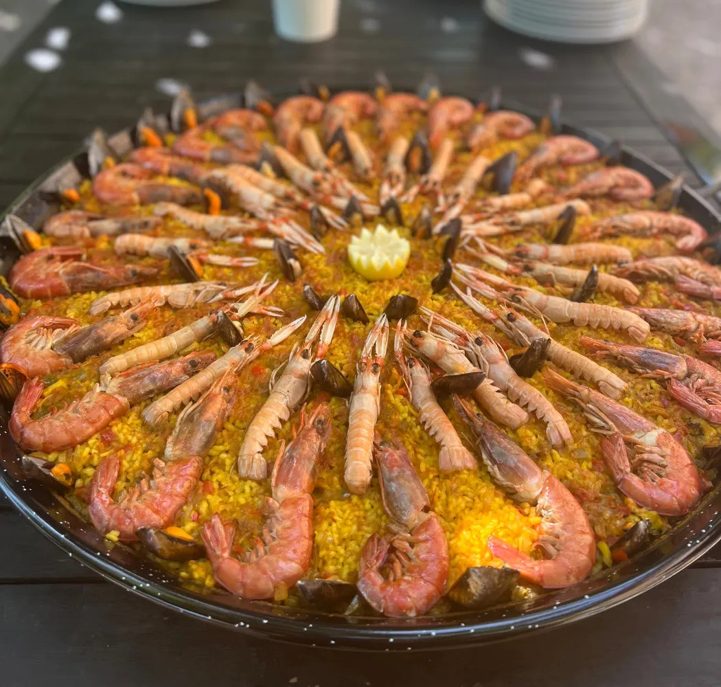 Image alt description