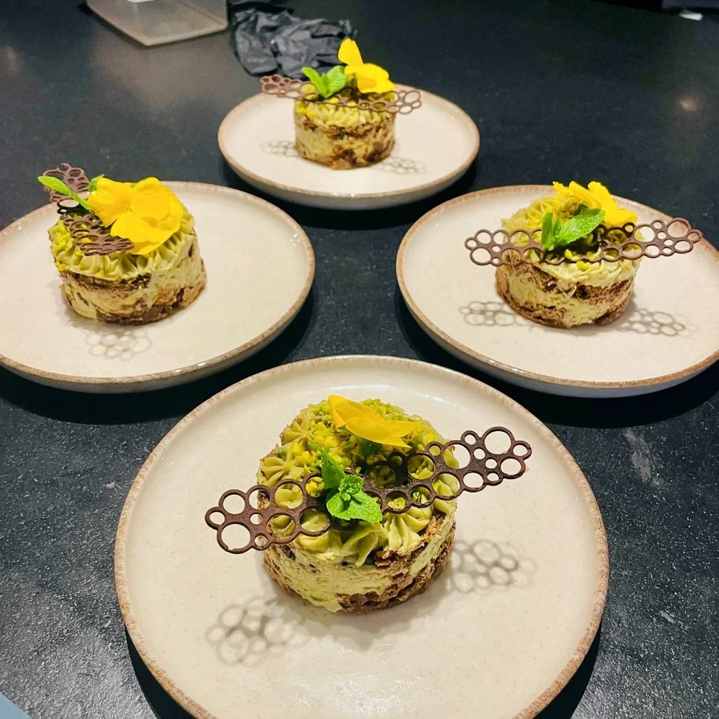 Image alt description