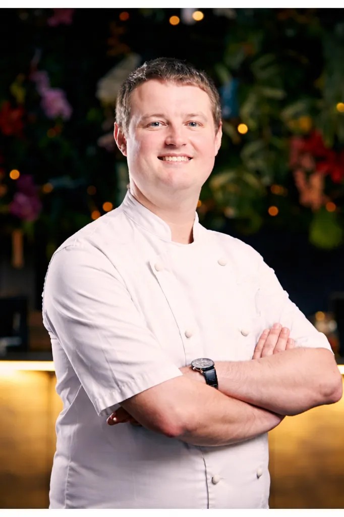 Image alt description