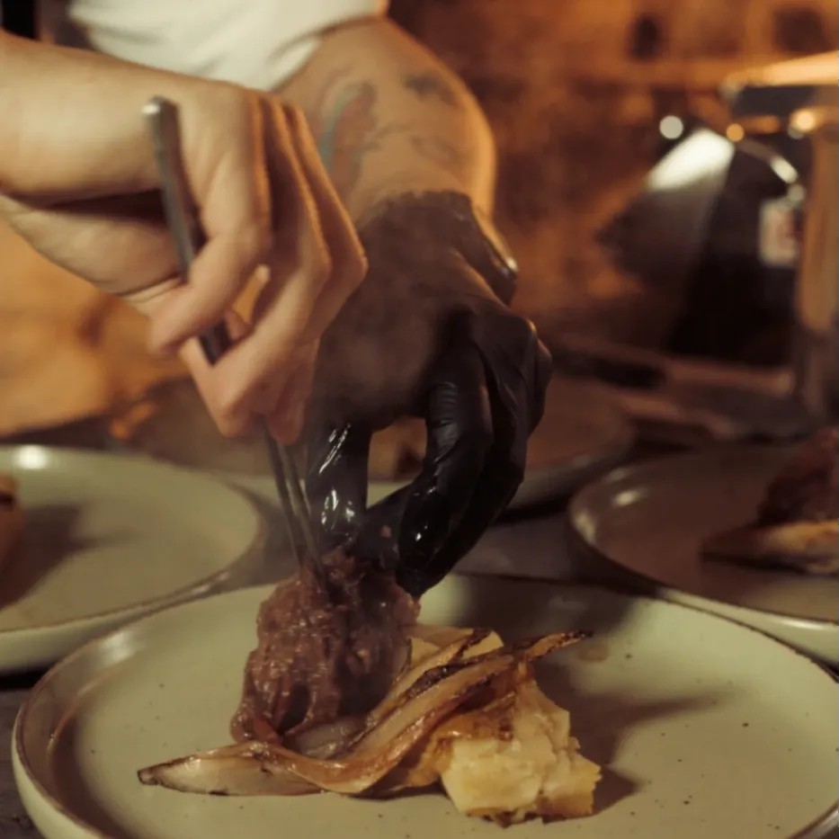 Image alt description